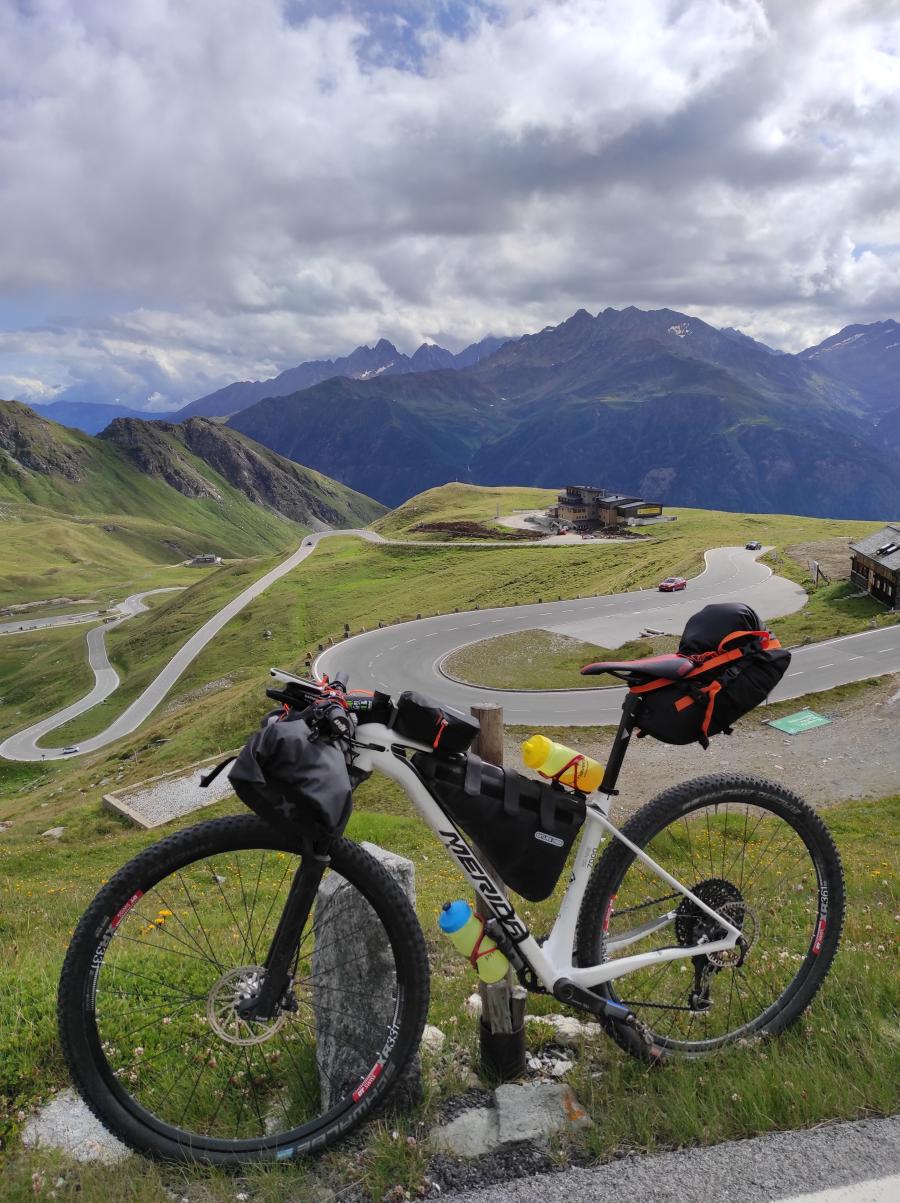 vas peter mtb tour road