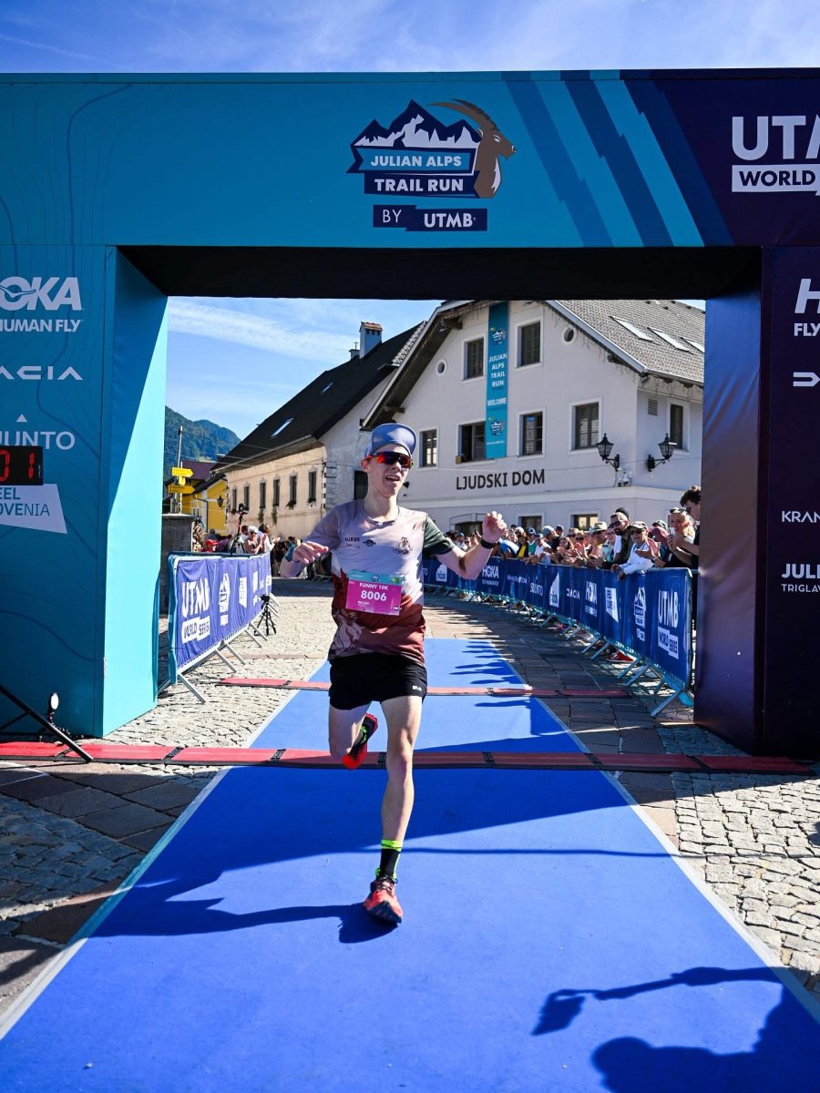 volgyi balazs terepfutas x2s team hegyikecskek terepsport utmb finish