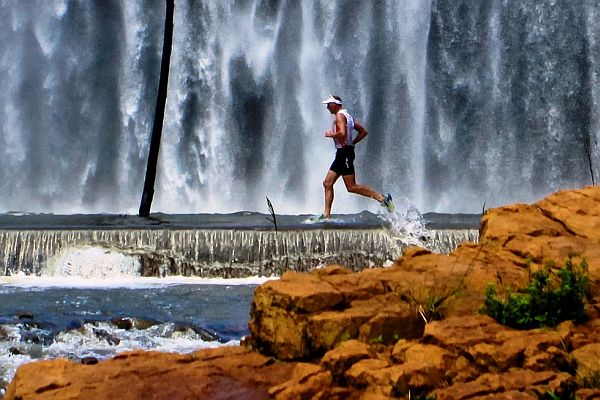 conrad-stoltz-xterra-run 600