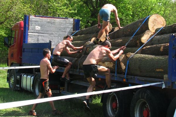 x2s-fighters-run-2013-17 600