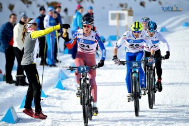 Orosz f&ouml;l&eacute;ny a t&eacute;li triatlon vil&aacute;gbajnoks&aacute;gon, Andreev &eacute;s Surikova győzelme