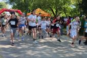 UBM RedRun Pilisv&ouml;r&ouml;sv&aacute;r &ndash; ahol a fut&aacute;s csal&aacute;di &uuml;nnep, a p&aacute;lya gyors, a c&eacute;lba&eacute;rkez&eacute;s fesztiv&aacute;l