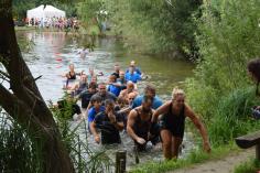 Az egyik kedvelt akadály... felfrissülés a nyári melegben