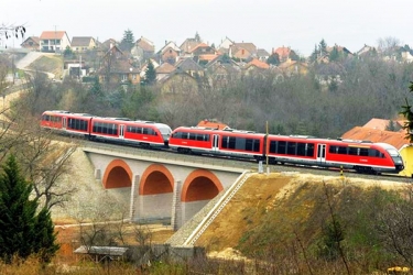 Augusztus 20-án indul a vonatközlekedés Budapest és Esztergom között