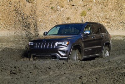 Jeep Grand Cherokee tesztvezet&eacute;s &eacute;s tereptriatlon vil&aacute;gbajnoks&aacute;g