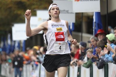 Michael Wardian az első maratont m&eacute;g győzelemmel fejezte be