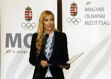 Szab&oacute; T&uuml;nde sport&eacute;rt felelős &aacute;llamtitk&aacute;r