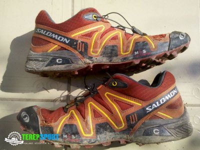 Rendhagy&oacute; terepfut&oacute; cipőteszt - 5 &eacute;v Salomon Speedcross cipővel